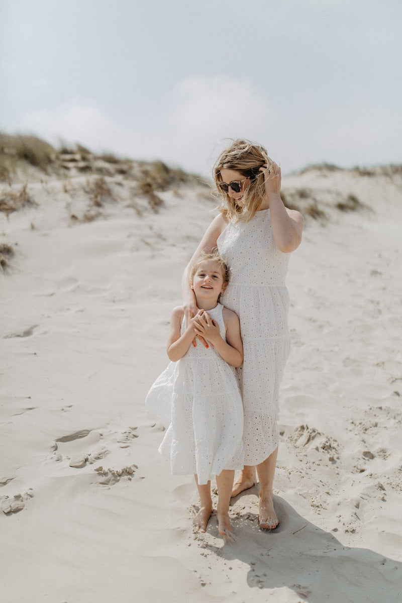 Mini-Me Maxikleid mit Broderie Anglaise für Kinder