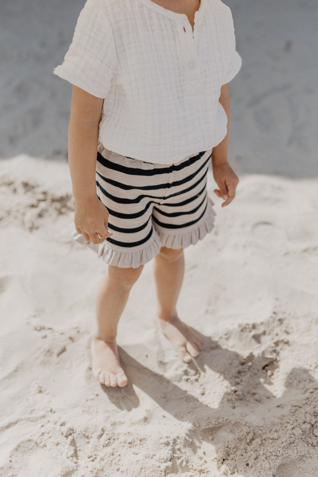 Shorts mit Rüschensaum 'navy stripes'