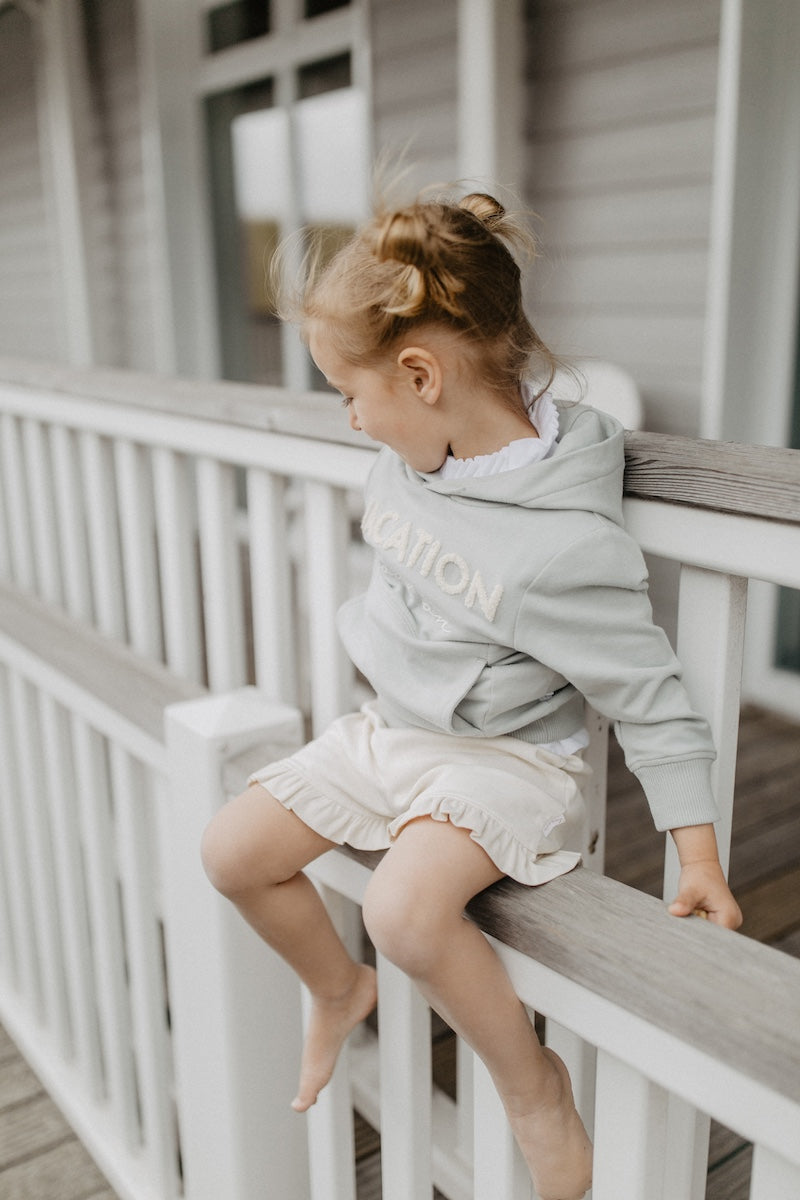 Shorts mit Rüschensaum 'beige'