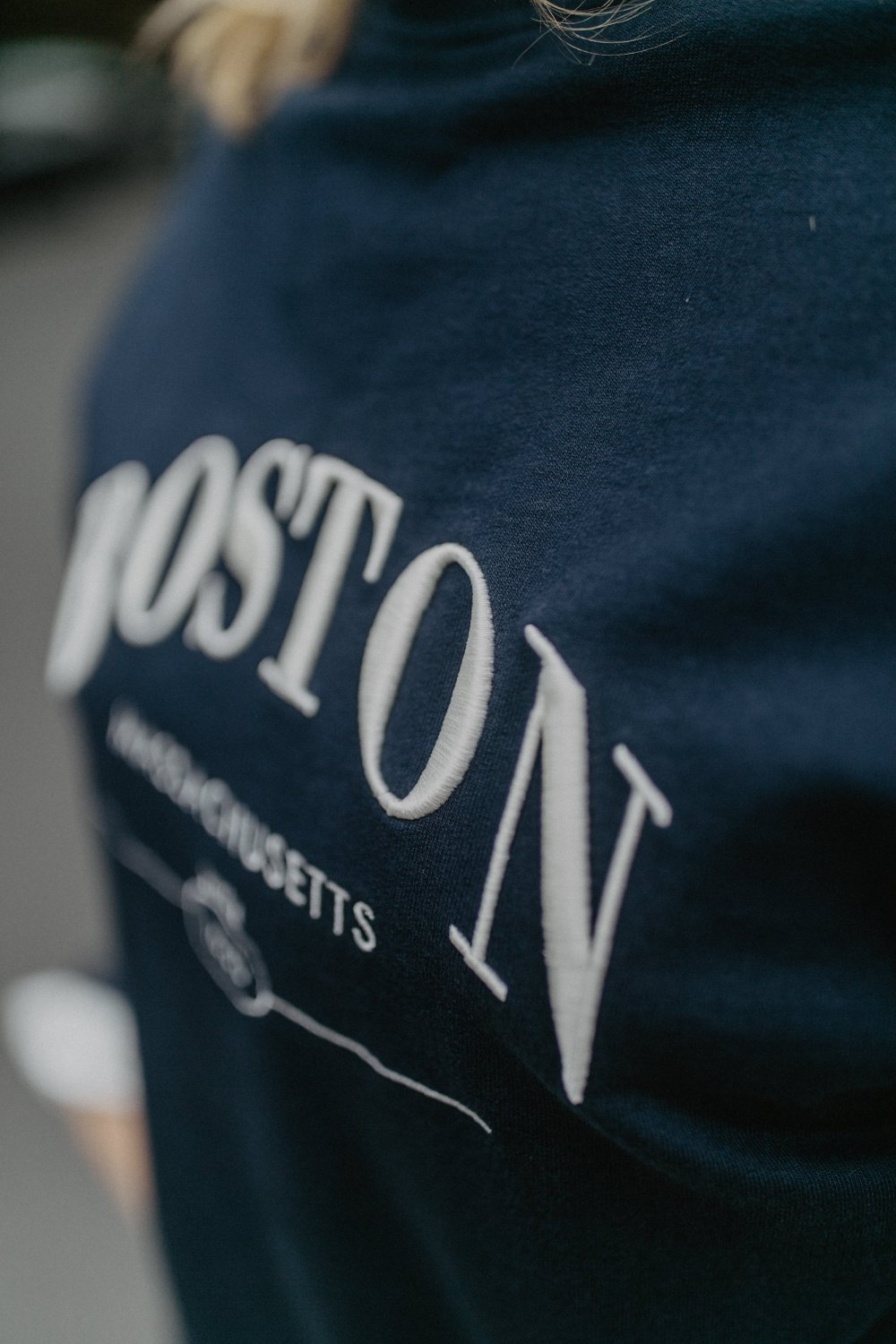 leevje by AM Sweater 'Boston' mit Zierknöpfen